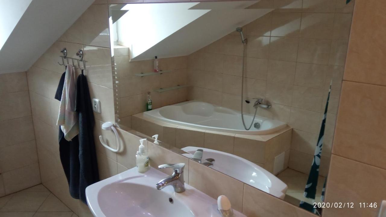 Apartament W Domu Na Wsi Tomaszow Lubelski Bagian luar foto